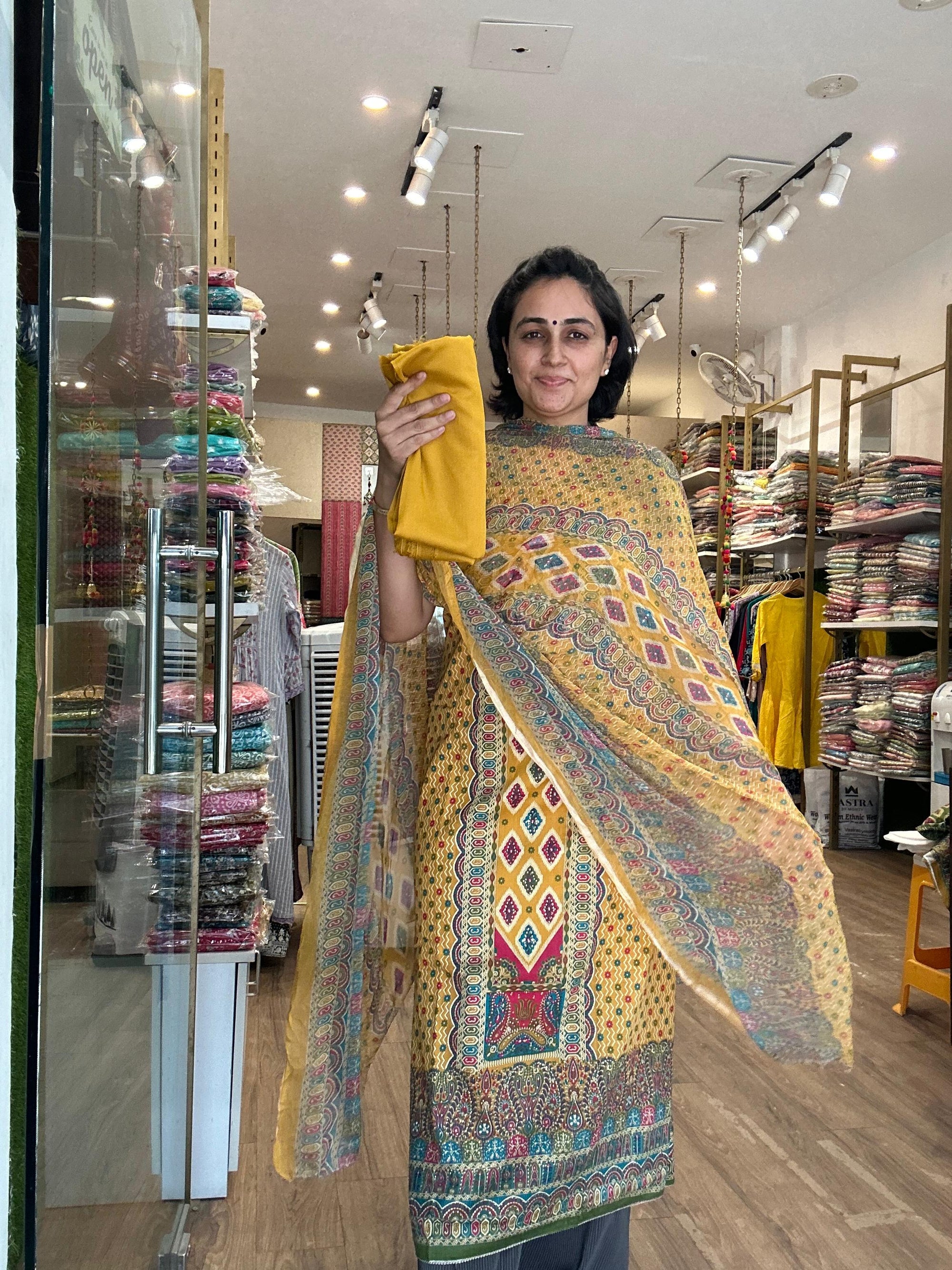 Vibrant Paisley Print Suit Set with Intricate Patterns