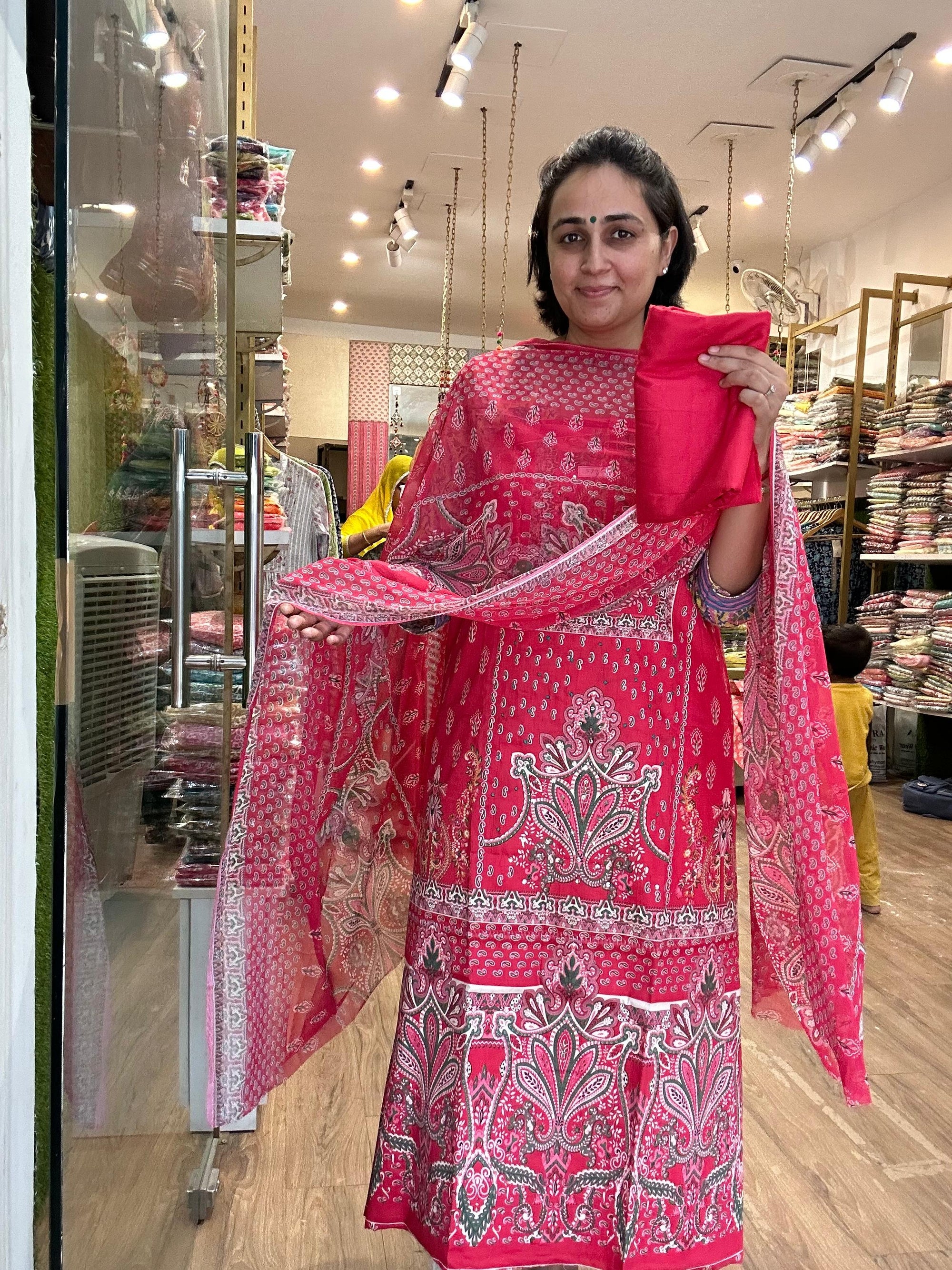 Elegant Paisley Print Kurta Set
