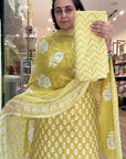 Elegant Floral Printed Kurta Set