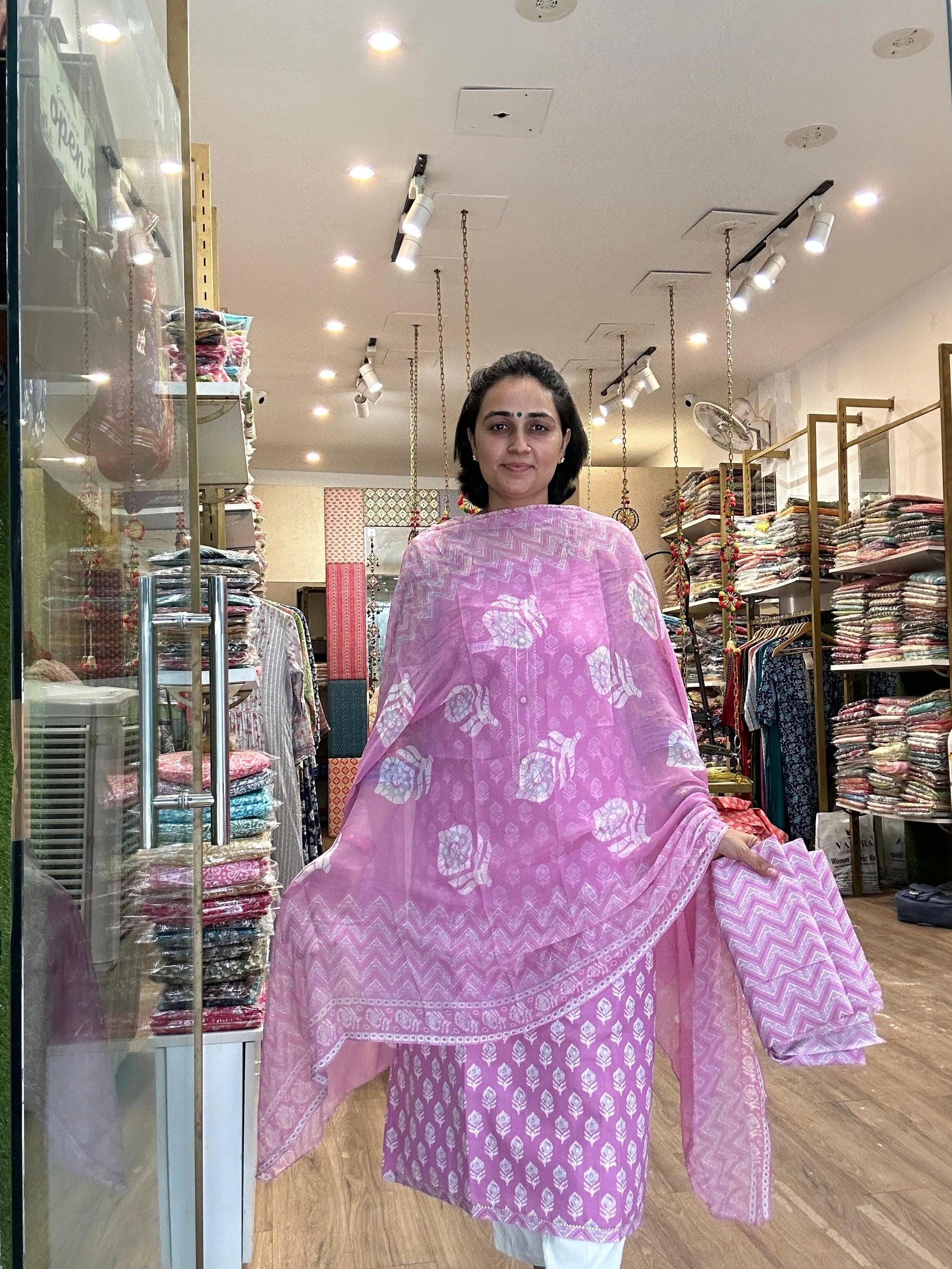 Elegant Floral Printed Kurta Set